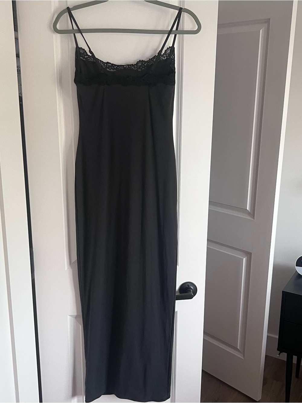 Skims Fits Everybody Lace Long Slip Dress - Picture 4 of 9